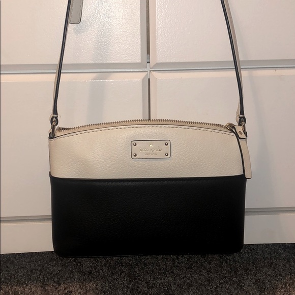 Kate Spade Purse - Picture 1 of 2